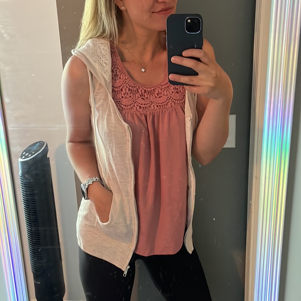 Pink Vanity Lace Tank - Picture 9 of 10